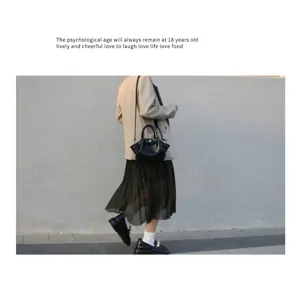 Trendy black pleated handbag for women, chic shoulder crossbody bag ideal for daily commuting.
