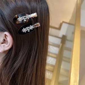 Cute acetate hair clips with rhinestone flowers, stylish duckbill side clips for bangs daily wear.