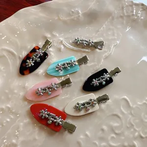 Cute rhinestone hair clips, sweet floral metal duckbill clips for cute daily styling.