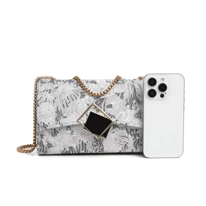 Chinese style embroidered chain shoulder bag, elegant vintage messenger bag for women.