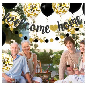 Gedetailleerd overzicht van het welcome home feestbanner en zwart-gouden ballon decoratieset.