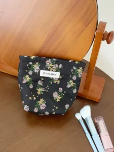Floral embroidered cosmetic bag large capacity portable makeup pouch for travel daily use