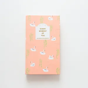 Details of the 3-inch self-adhesive photo album with cute swan and willow pattern design.