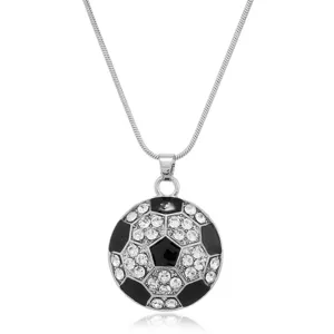 Strass voetbal hanger ketting voor vrouwen, stijlvolle zilveren slangenketting sport sieraden.