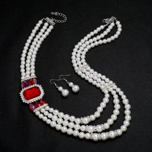 Elegante meerlaagse parelketting met rode edelsteen en strass voor bruidsjurken.