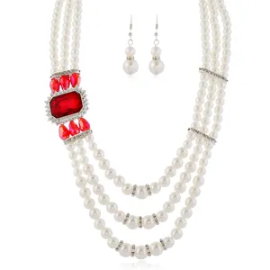 Elegante meerlaagse parelketting met rode edelsteen en strass voor de bruidsbruiloft.