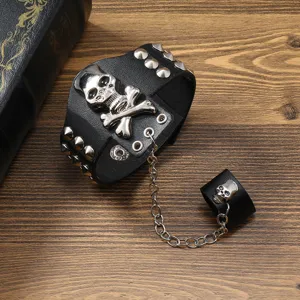 Bracelet en cuir à rivets tête de mort punk rock avec chaîne bague style gothique