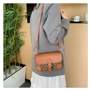 Vintage contrast color shoulder crossbody bag for women, retro print fashion flap square handbag.