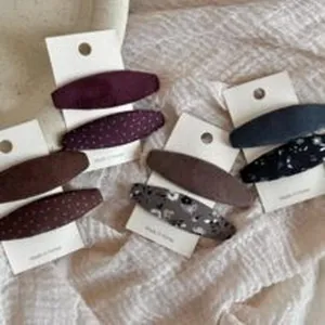 Vintage velvet and floral oval hair clips set, minimalist side bangs duckbill clips for women.