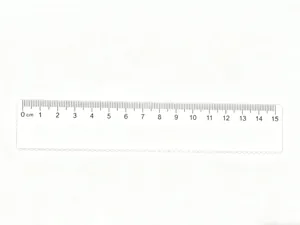 Detalle de regla ondulada de plastico transparente, herramienta de medida 15cm para oficina.