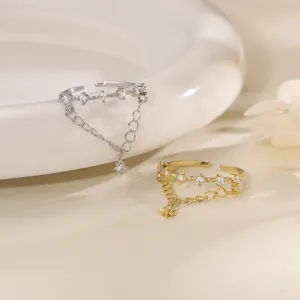 Anello aperto a doppia catena con ciondolo in zircone stella per donne gioielli di moda.