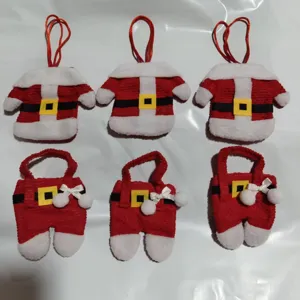 Kerst Kerstman pak bestekhouders set, rode stof tafeldecoratie voor de feestelijke partij.