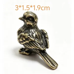 Retro Statuetta Animale in Lega Ornamento Vintage Metallo Miniatura Passero Lumaca Libellula Mantide Scultura per Decorazione Scrivania Ufficio
