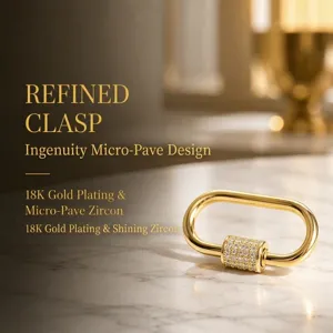 Gros plan du fermoir à vis ovale en zircon micro-serti plaqué or 18K connecteur de bijoux.
