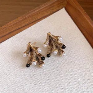 Vintage style irregular gold metal branch pearl stud earrings elegant fashion jewelry for women
