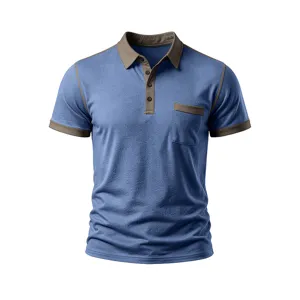 Polo manica corta blu da uomo con colletto, taschino e cuciture a contrasto marroni.