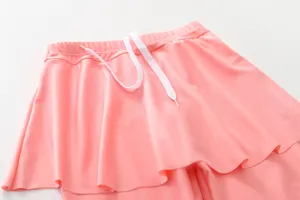 Rosa Kinder Badedose Rock Detail mit glattem Stoff und verstellbarem Kordelzug Stil.