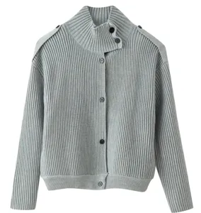 Cárdigan de punto gris holgado para mujer, jersey elegante de cuello alto con botones chic.