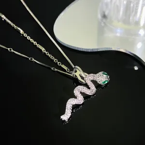 Silberne funkelnde Schlangen Anhänger Halskette mit mehrschichtigen Ketten edler Schmuck