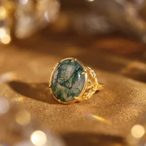 Retro groene mosagaat ring van 925 zilver met delicaat bladmotief en een prachtig elegant design.
