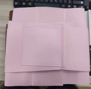Cintura modellante per addome rosa per fitness e supporto, vista ravvicinata dettaglio