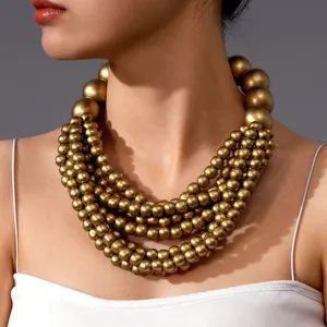 Collier statement multicouche en perles de bois chunky pour femmes, bijoux de fête ethniques.