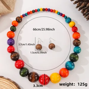 Ensemble de collier et boucles d'oreilles extensibles en perles de bois colorées bohème.