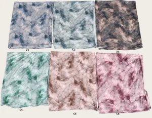 Écharpe en coton mercerisé avec motif tie-dye aquarelle élégant, châle de voyage polyvalent.