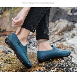 Waterproof short rain boots for adults, non-slip rubber shoes for outdoor work and rainy days.