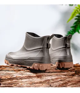 Mens short rain boots waterproof non-slip outdoor working shoes for fishing and rainy days.