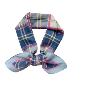 Foulard a quadri blu da donna, elegante sciarpa quadrata in cotone per primavera.