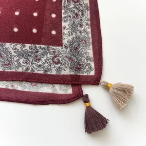 Foulard carré rétro à pois et imprimé cachemire en coton lin avec de beaux gland.