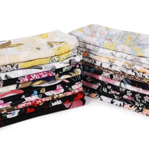 Foulard carré en mousseline imprimé floral léger écharpe de cou décorative 90cm