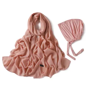 Ensemble hijab long en mousseline rose et bonnet à nouer en modal, uni élégant.
