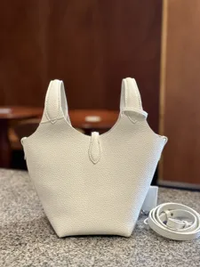 White leather bucket bag top handle tote bag minimalist old money style handbag for women