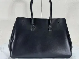 Black leather tote bag large capacity casual shoulder bag women commuting classic design handbag