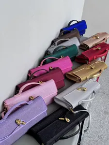 Sac de soirée en strass pochette scintillante sac à bandoulière élégant poignée métallique