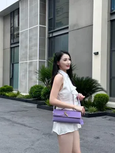 Sac bandoulière de soirée strass violet, élégante pochette longue pour femme fête.