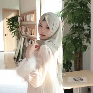 Solid color chiffon hijab set with inner cap and magnetic buckle scarf three-piece set