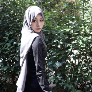 Detailed view of the solid color chiffon hijab scarf set, showcasing the elegant fabric texture.
