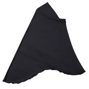 Vista di dettaglio foulard nero elastico, primo piano materiale hijab musulmano unito.