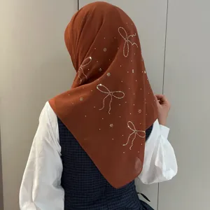 Foulard hijab en mousseline avec strass nœud papillon, accessoire cheveux élégant.