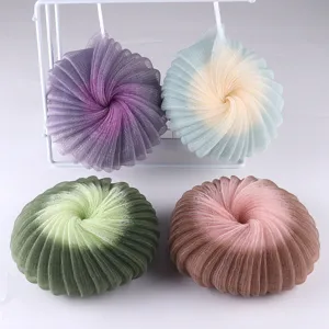 Gradient solar flower mesh bath ball, Korean style large foaming shower sponge for body scrubbing.