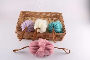 Conjunto de esponjas de ducha de malla colorida y tira larga para limpieza corporal suave.