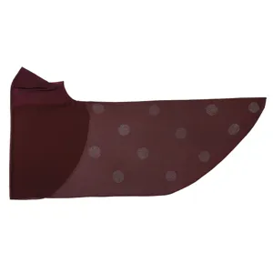 Bordeaux chiffon kristal linnen hoofddoek detail, strass stippen patroon close-up.