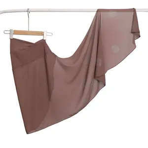 Elegante bruine strass chiffon hijab sjaal met kristal linnen splitsing voor vrouwen.