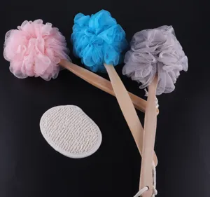 Langer Duschbürsten Set mit weichem Netzschwamm und Holzgriff für die tägliche Körperpflege.