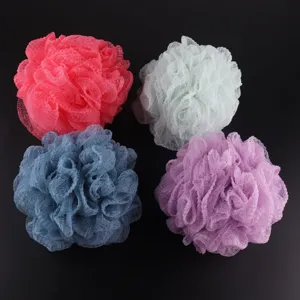 Set van 4 gekleurde mesh douchesponzen voor een zachte peeling en dagelijkse verzorging.