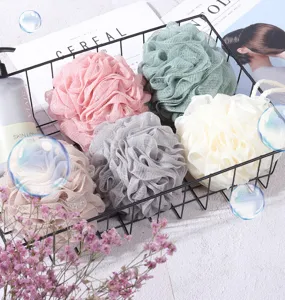 Lot d'éponges de douche douces en panier filaire, fleur de bain colorée pour le nettoyage du corps.