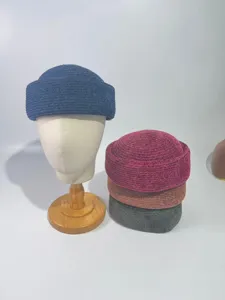 Bonnet docker en chenille rétro pillbox chapeau automne hiver vintage chaud détail vue